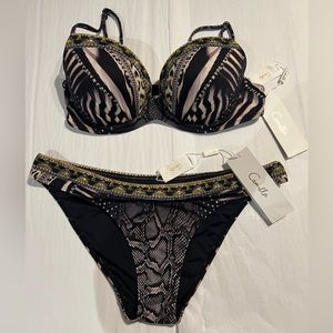 NWT CAMILLA M TOP, L BOTTOM Quechua King" Molded plunge bra D Cup & regular pant